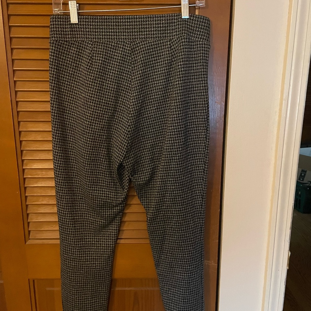 LOFT Houndstooth Pants Black Gray Slim Fit Stretch Pull On Size M
